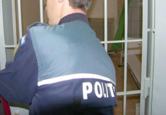 Individul care a omorât un copil în bătaie, a primit 18 ani de închisoare